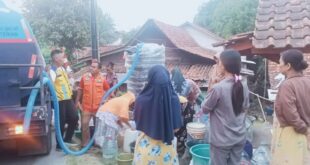 Sinergi Pramuka dan BWS Citanduy Pasok 10.000 Liter Air Bersih untuk Ratusan Warga Cingebul